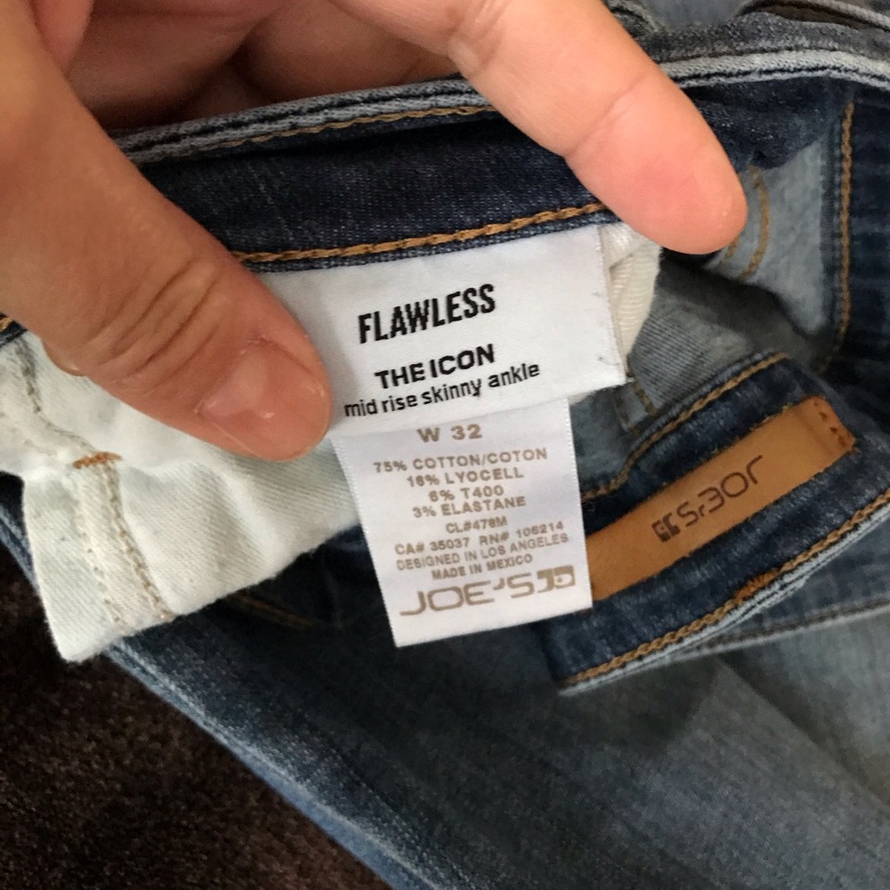Very nice Joes Jeans with slight fringe on hem